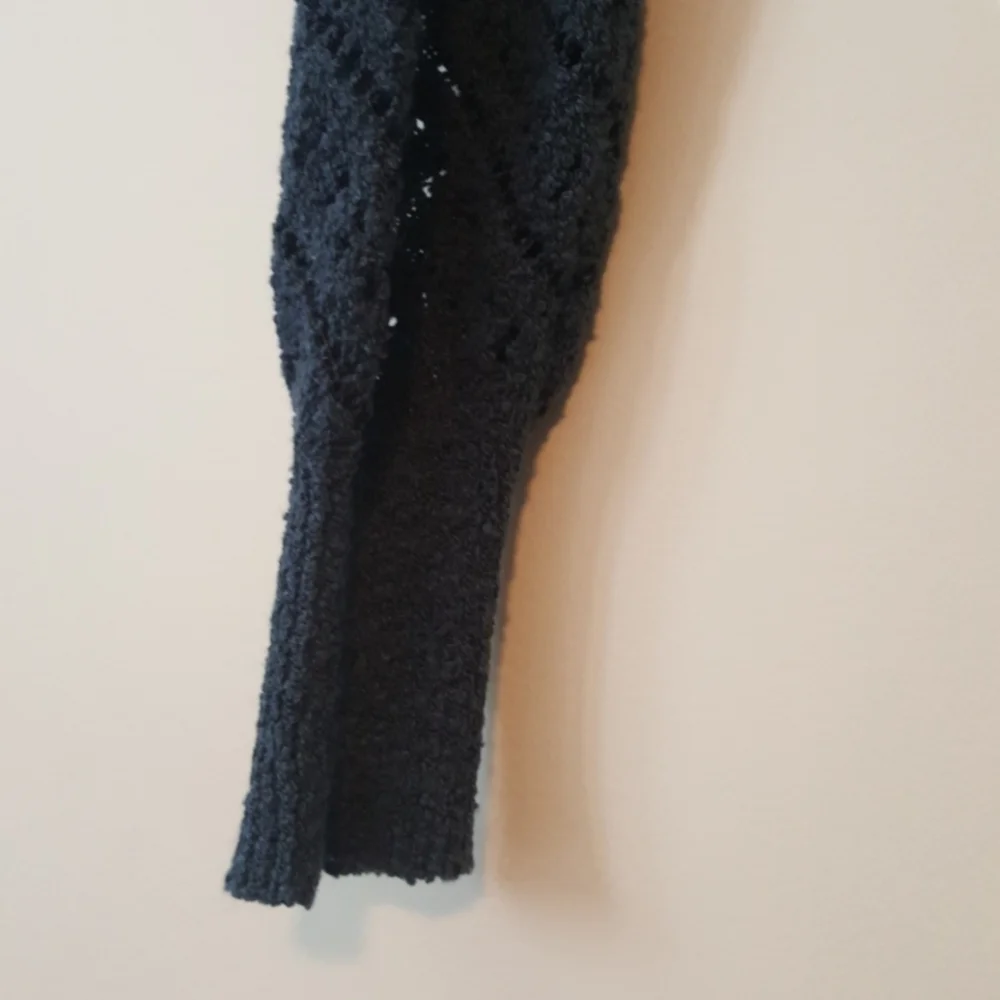 Capture Crocheted blue crop top button-up sweater